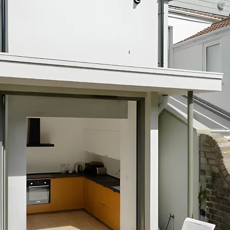 Lägenhet Beautiful 3 Bedroom In *