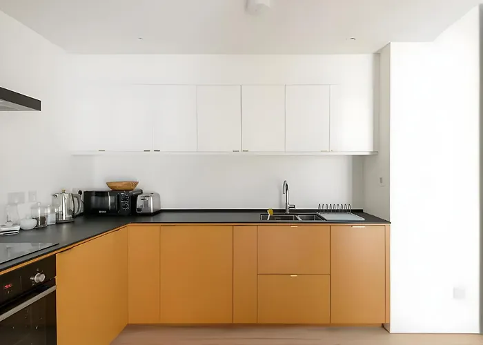 Lägenhet Beautiful 3 Bedroom In *