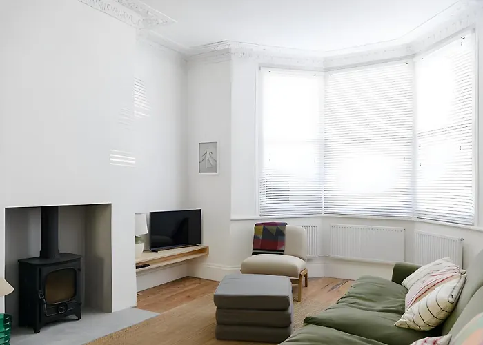 Beautiful 3 Bedroom In