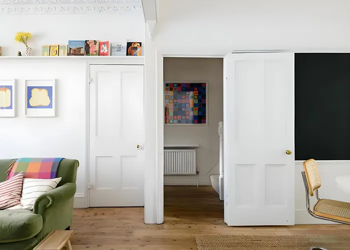 Beautiful 3 Bedroom In Apartamento