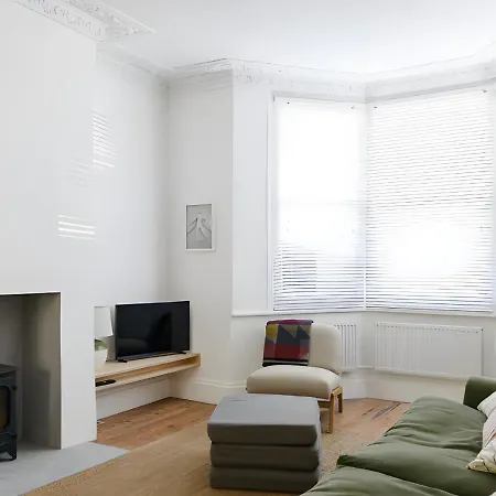 Beautiful 3 Bedroom In