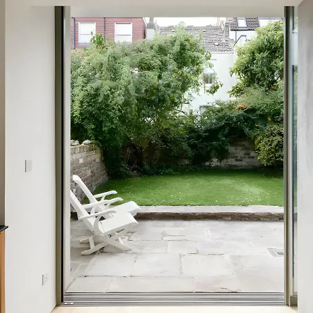 Beautiful 3 Bedroom In *
